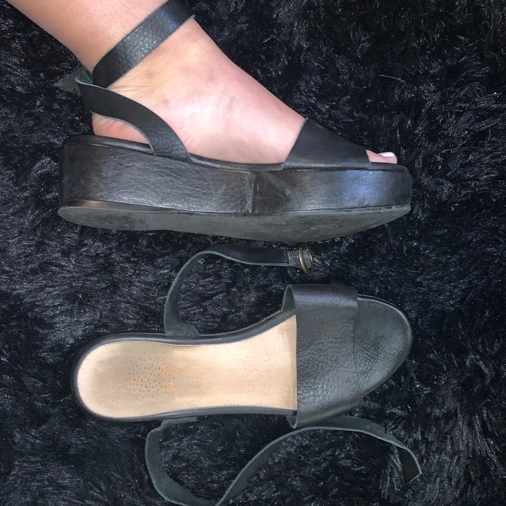 Seychelles REAL LEATHER platform sandals!